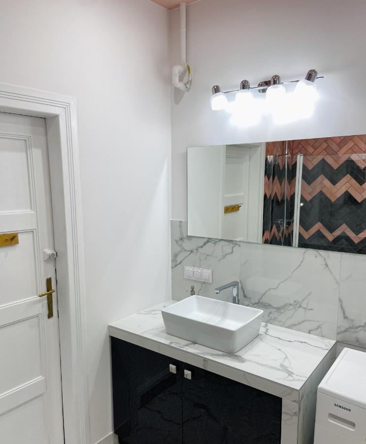 קרקוב Tenement Apartment 90M2 City Center מראה חיצוני תמונה