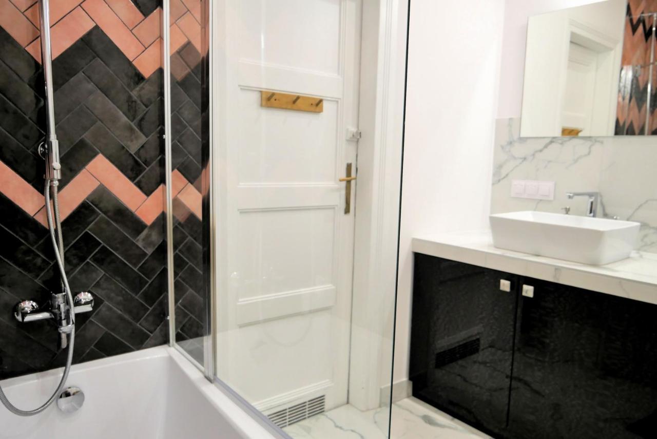 קרקוב Tenement Apartment 90M2 City Center מראה חיצוני תמונה