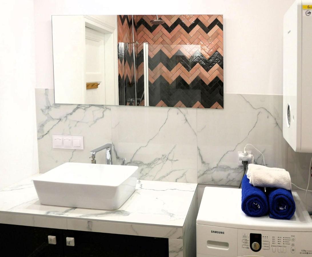 קרקוב Tenement Apartment 90M2 City Center מראה חיצוני תמונה